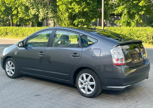 Toyota Prius cena 26999 przebieg: 212800, rok produkcji 2008 z Lwówek małe 529